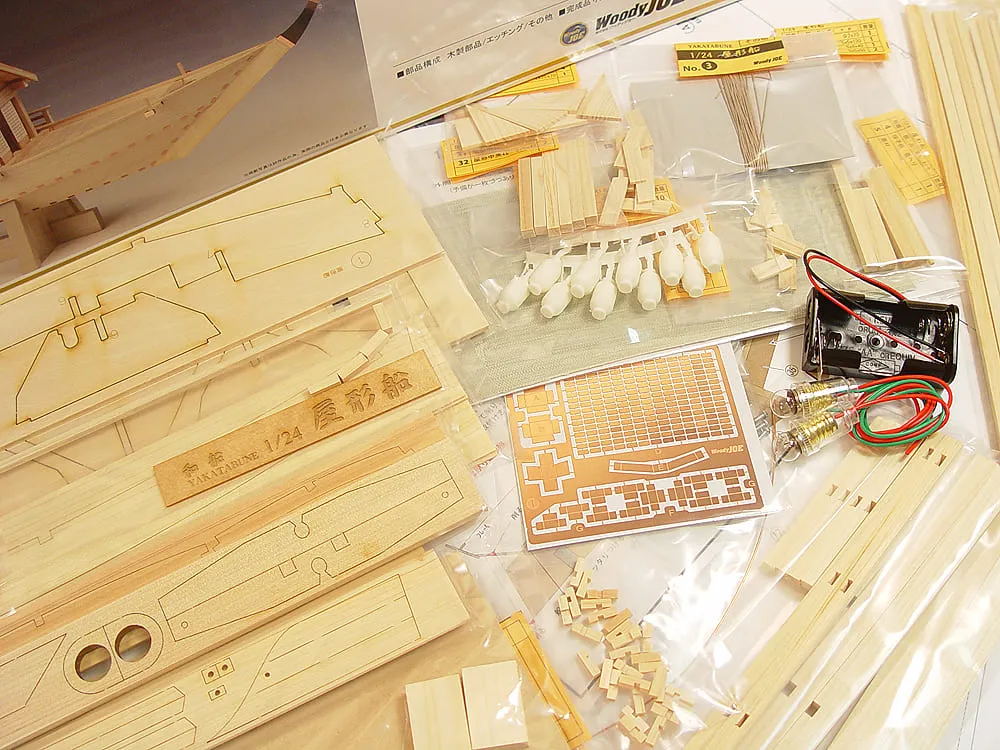 деревянная модель парусника Yakatabune с подсветкой деревянная модель парусника Yakatabune с подсветкой