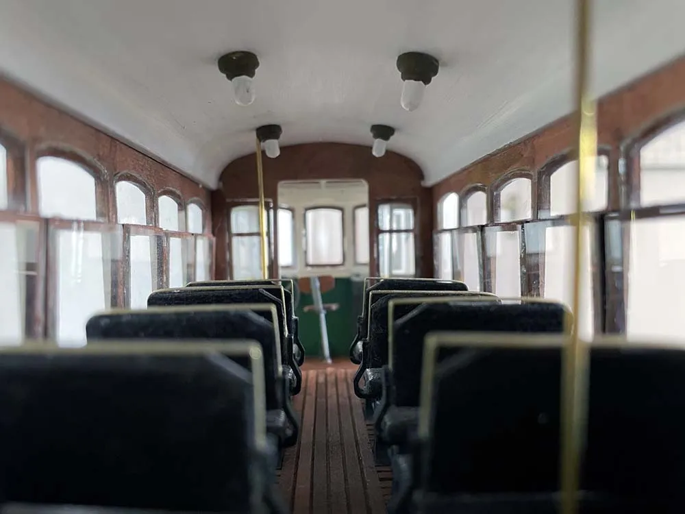 Сборная модель трамвая Lisboa + (Полный набор инструментов, клея и краски) Сборная модель трамвая Lisboa + (Полный набор инструментов, клея и краски)