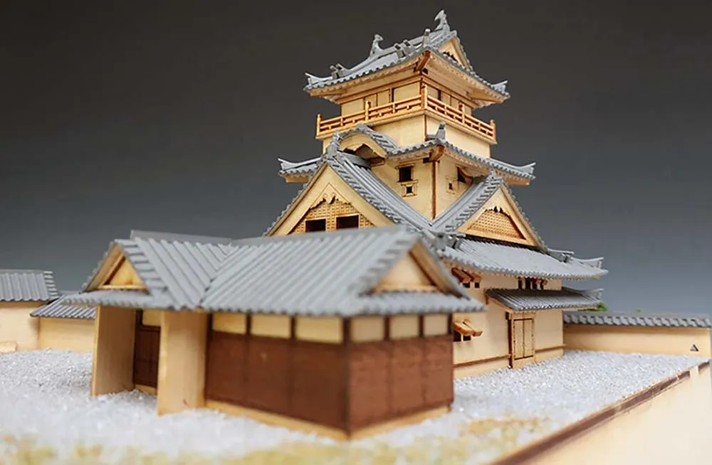 Замок Kochi-Jo + (Стартовый набор инструментов) Замок Kochi-Jo + (Стартовый набор инструментов)