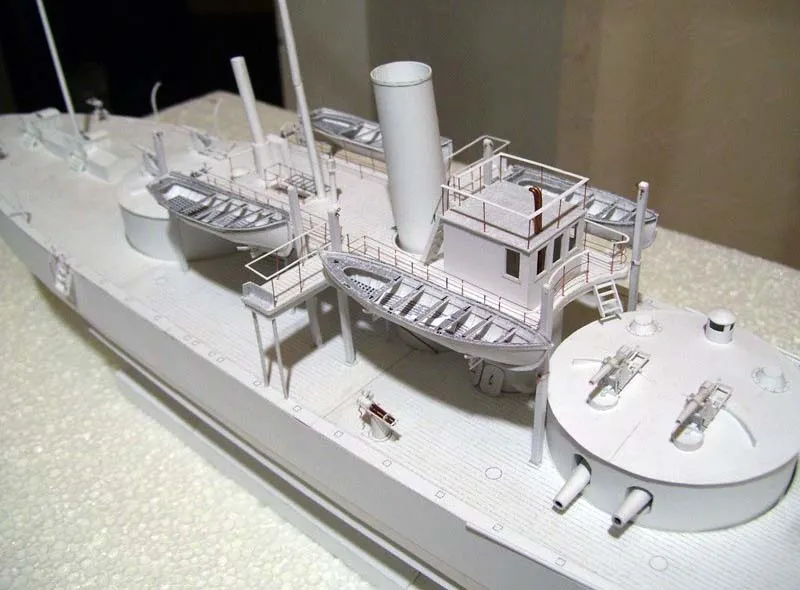 Модель из картона Русалка