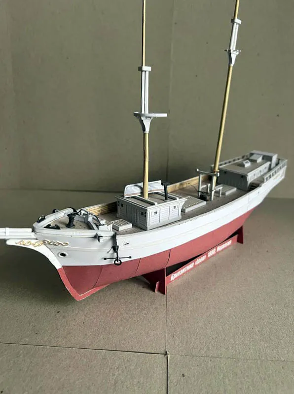 Модель из бумаги бригантина LEON Модель из бумаги бригантина LEON