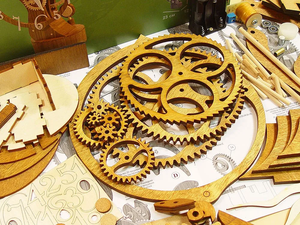 Настольные/каминные деревянные часы, сборная модель Настольные/каминные деревянные часы, сборная модель