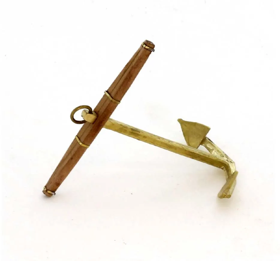 Якорь латунный адмиралтейский 60 мм с деревянным штоком (2 шт) Якорь латунный адмиралтейский 60 мм с деревянным штоком (2 шт)