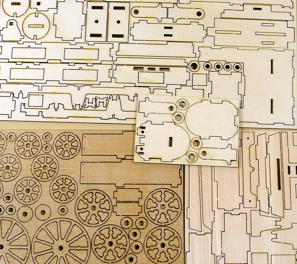 Модель паровоза ADLER + (Стартовый набор инструментов) Модель паровоза ADLER + (Стартовый набор инструментов)