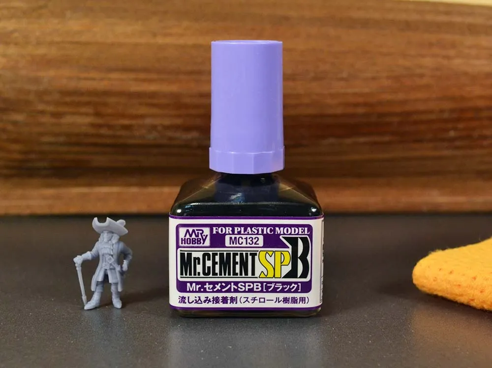 Клей черный быстросохнущий (SPB) для пластиковых моделей, MC-132, 40 мл