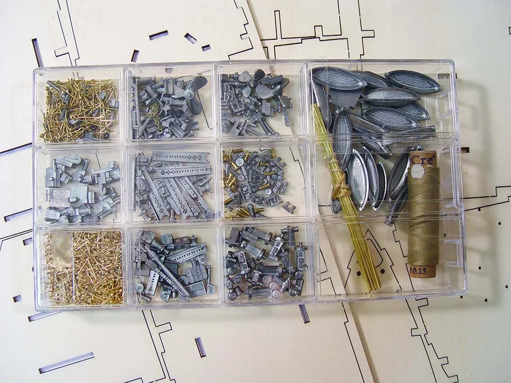 RMS TITANIC (Титаник) + (Полный набор инструментов, клея и краски) RMS TITANIC (Титаник) + (Полный набор инструментов, клея и краски)