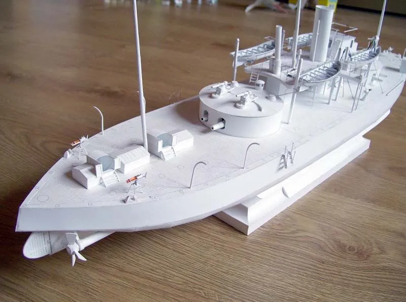 Модель из картона Русалка