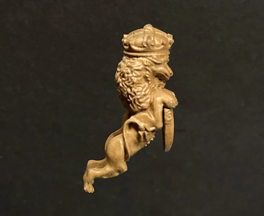 Носовая фигура Лев со щитом, дерево, 40 мм