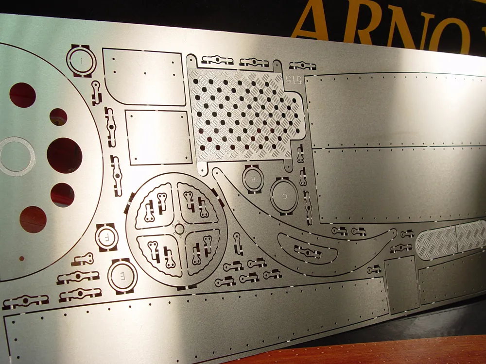 катера Ferrari Arno XI + (Стартовый набор инструментов)