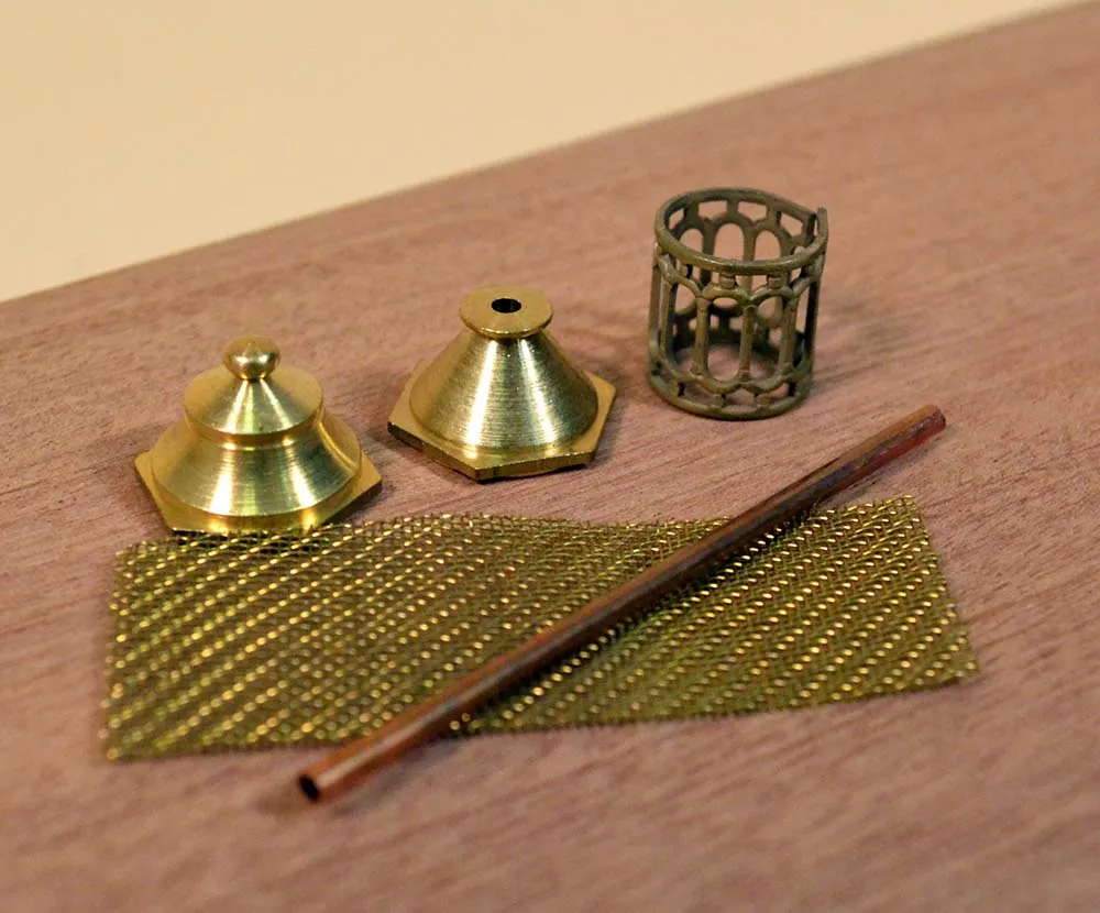 Кормовой фонарь, латунь и пластик, 30 мм Кормовой фонарь, латунь и пластик, 30 мм