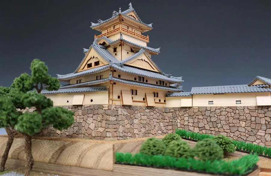 Замок Kochi-Jo + (Стартовый набор инструментов) Замок Kochi-Jo + (Стартовый набор инструментов)