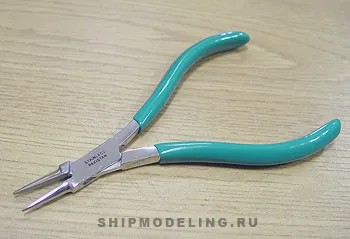 Узкие плоскогубцы Узкие плоскогубцы