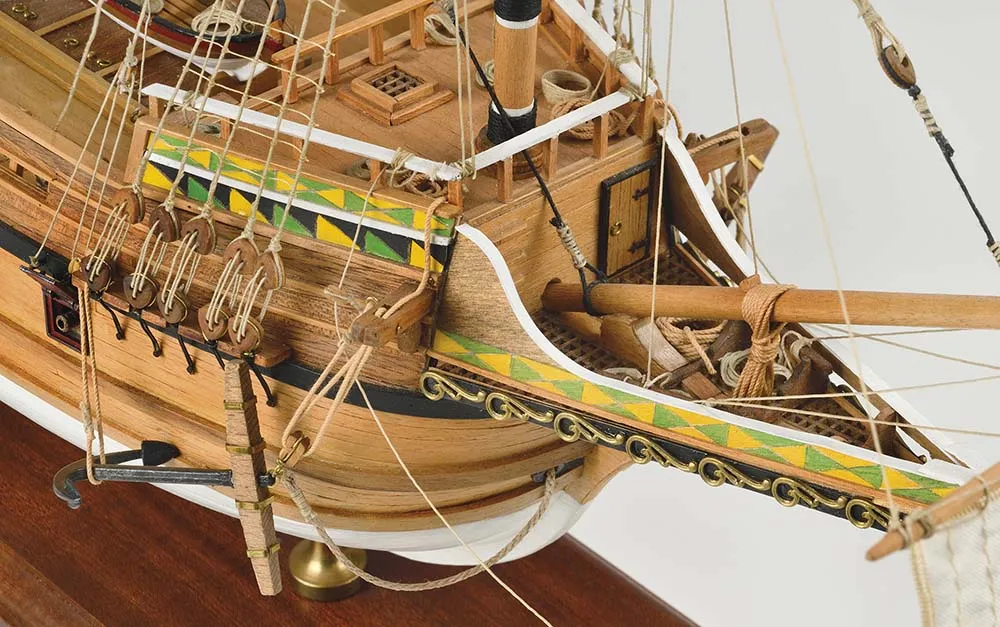 Английский галеон Mayflower + (Полный набор инструментов, клея и краски) Английский галеон Mayflower + (Полный набор инструментов, клея и краски)