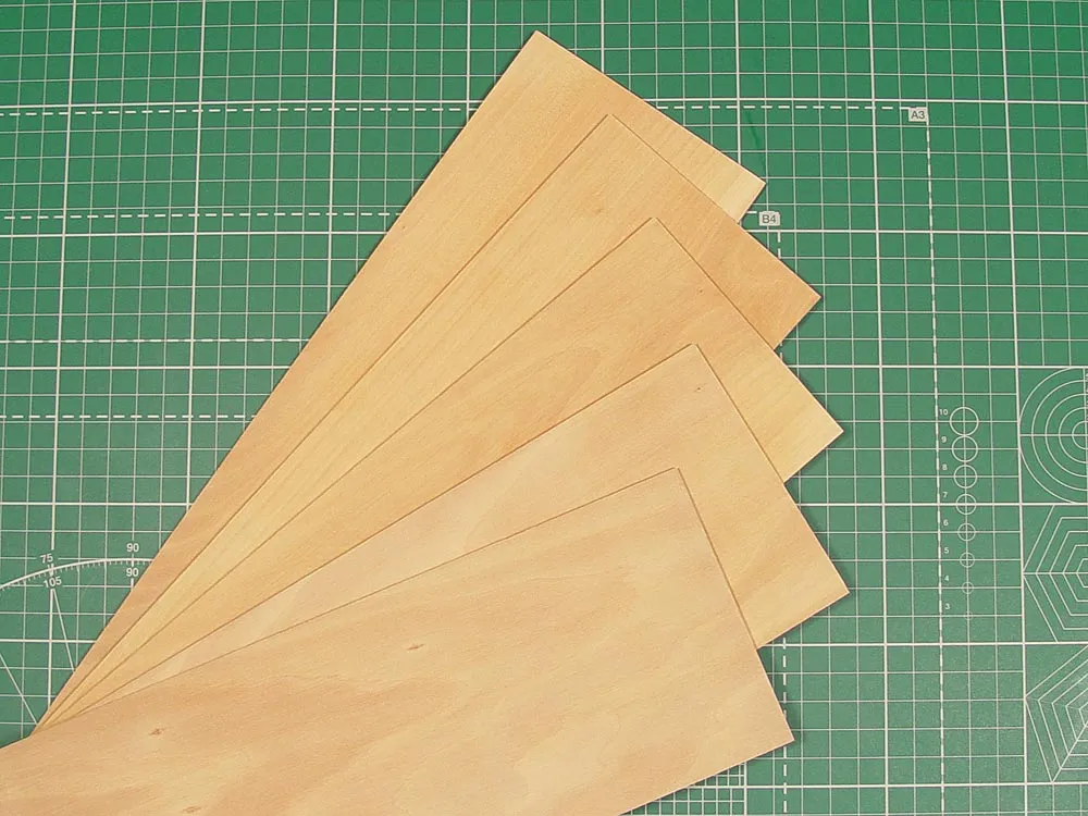 Лист розовая груша 8x70 мм