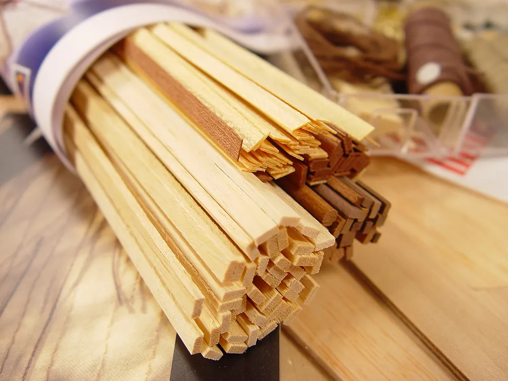 Albatros + (Полный набор инструментов, клея и краски) Albatros + (Полный набор инструментов, клея и краски)