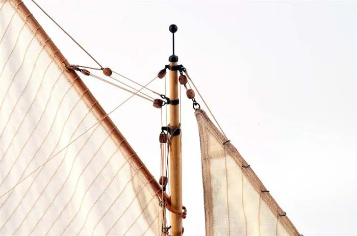 Швертбот "Кузнечик" 1:48 (делюкс) + (Стартовый набор инструментов) Швертбот "Кузнечик" 1:48 (делюкс) + (Стартовый набор инструментов)