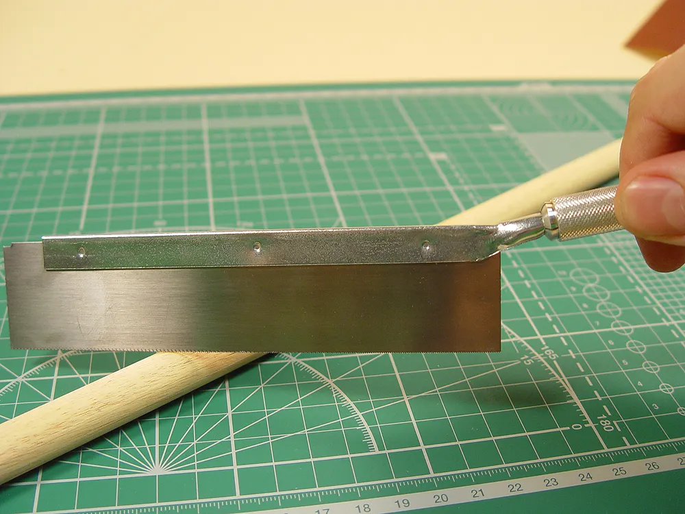 Широкая пилка, 46 зубцов/дюйм (18 зубцов/см) Широкая пилка, 46 зубцов/дюйм (18 зубцов/см)