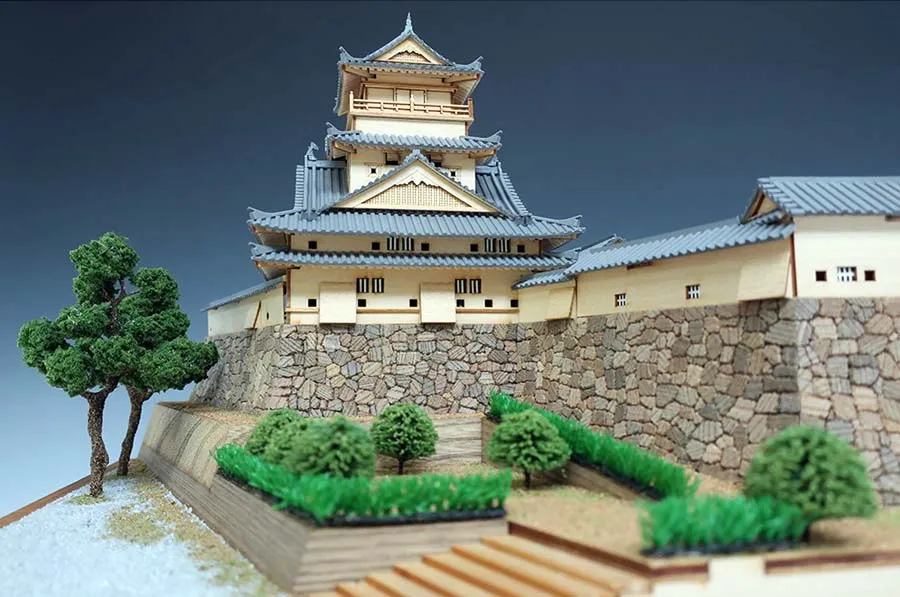 Замок Kochi-Jo + (Стартовый набор инструментов) Замок Kochi-Jo + (Стартовый набор инструментов)