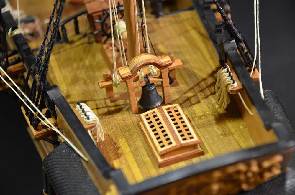 модель корабля для сборки Black Pearl (Черная Жемчужина), большая версия модель корабля для сборки Black Pearl (Черная Жемчужина), большая версия