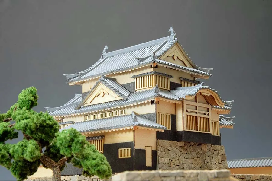 Замок Matsuyama + (Стартовый набор инструментов) Замок Matsuyama + (Стартовый набор инструментов)