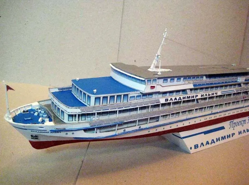 Модель из картона Речной теплоход пр.301 "Владимир Ильич" Модель из картона Речной теплоход пр.301 "Владимир Ильич"