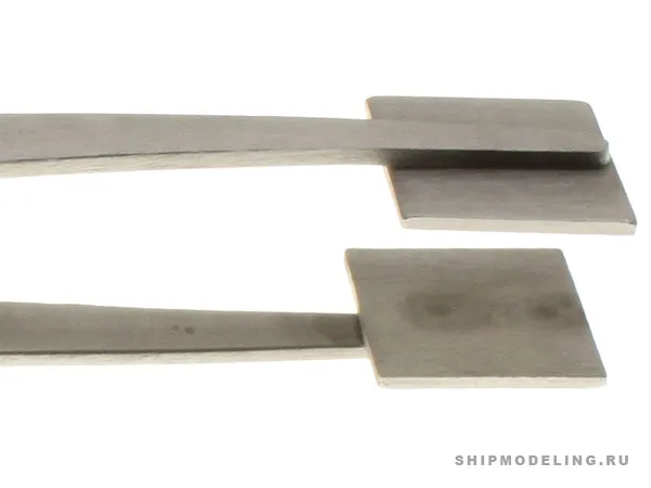 Длинный пинцет с квадратными кончиками Длинный пинцет с квадратными кончиками