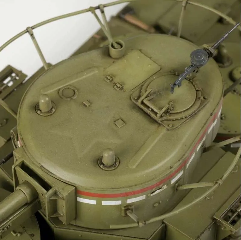 Советский тяжелый танк Т-35 подарочный набор Советский тяжелый танк Т-35 подарочный набор