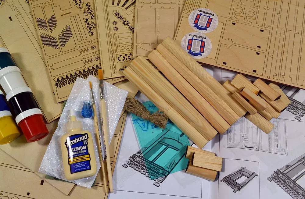 Сборная модель наличника "Улан-Удэ", 270 деталей + Клей и краски в комплекте Сборная модель наличника "Улан-Удэ", 270 деталей + Клей и краски в комплекте