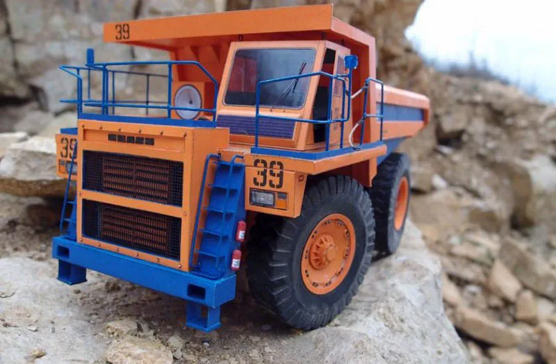 Модель из картона Карьерный самосвал