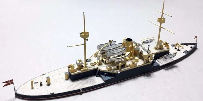 Модель из картона броненосец ODIN