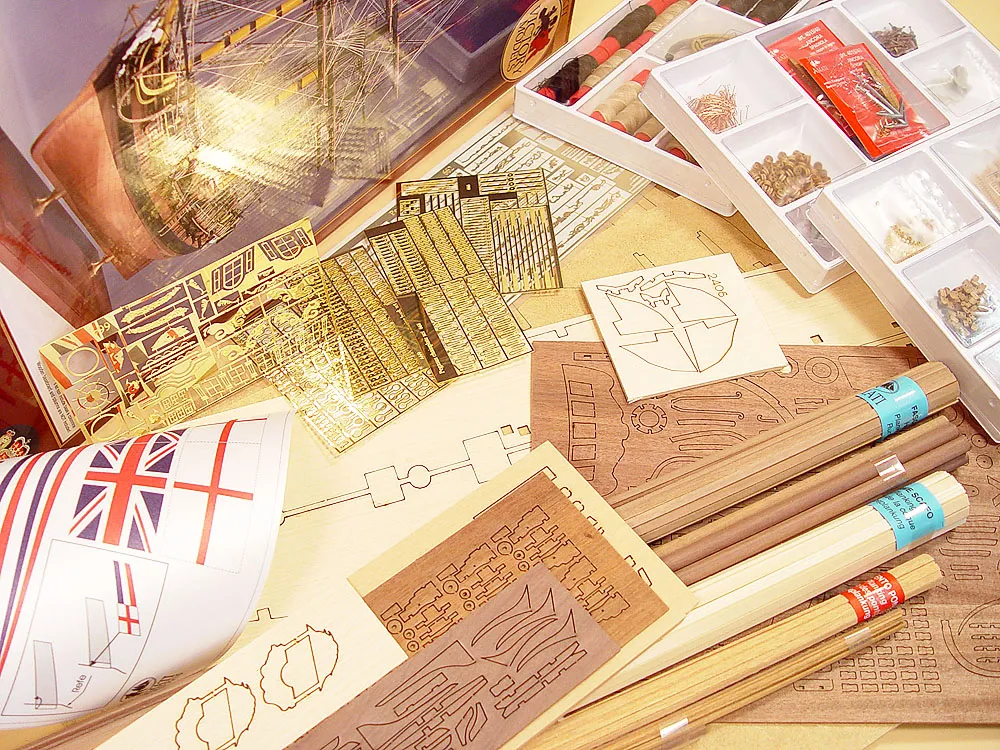 HMS PEGASUS + (Полный набор инструментов, клея и краски) HMS PEGASUS + (Полный набор инструментов, клея и краски)