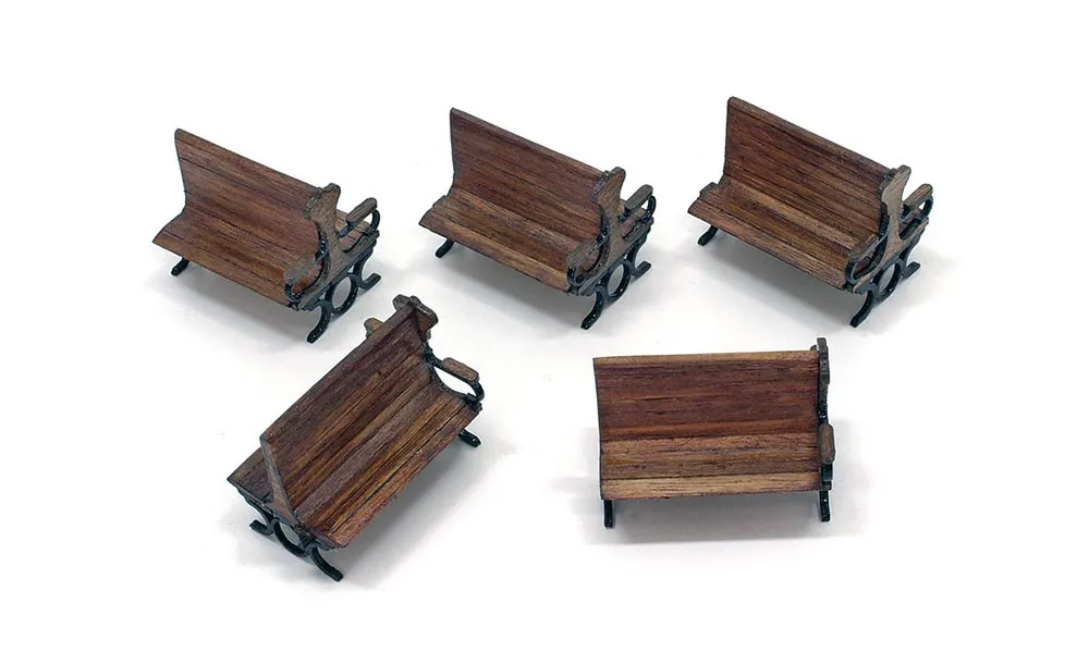 модель паровоза Модель пассажирского вагона