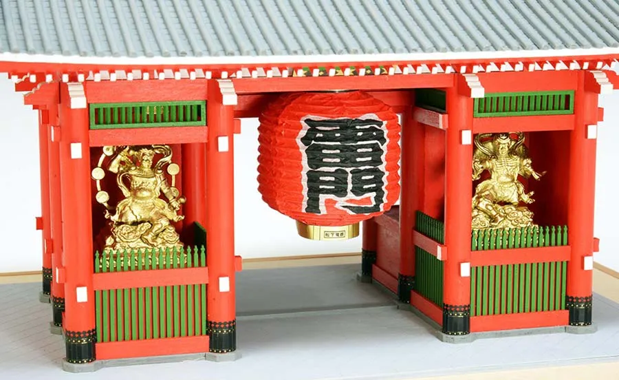 Главные ворота Senso-Ji Kaminarimon Главные ворота Senso-Ji Kaminarimon