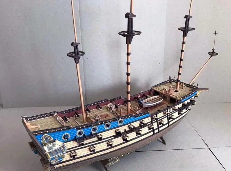 Модель из картона линейный корабль "Полтава" Модель из картона линейный корабль "Полтава"