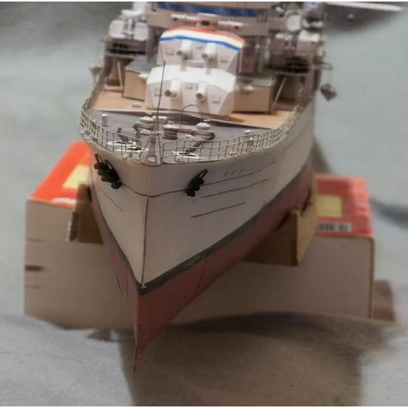 Модель из картона крейсер "Algerie" Модель из картона крейсер "Algerie"