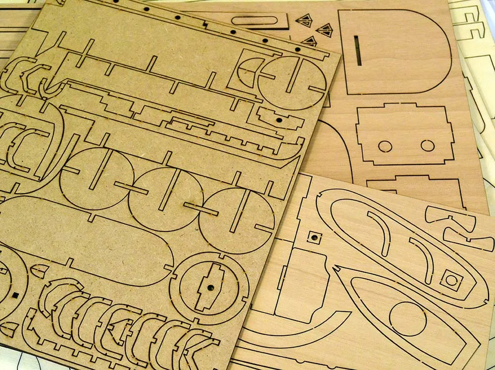 Океанский буксир Hercules + (Полный набор инструментов, клея, краски) Океанский буксир Hercules + (Полный набор инструментов, клея, краски)