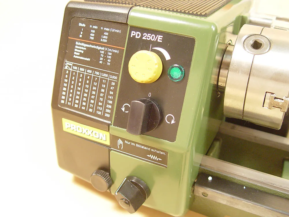 Токарный станок Proxxon PD250/E 24002 Токарный станок Proxxon PD250/E 24002