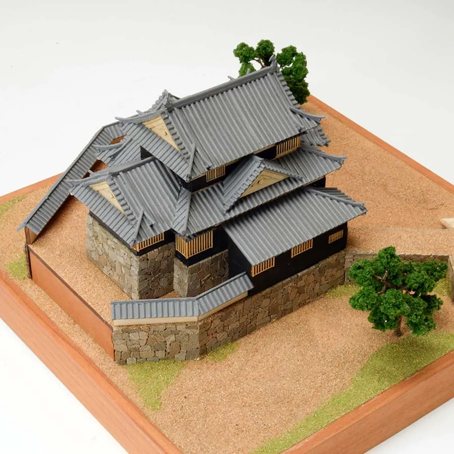 Замок Matsuyama + (Стартовый набор инструментов) Замок Matsuyama + (Стартовый набор инструментов)