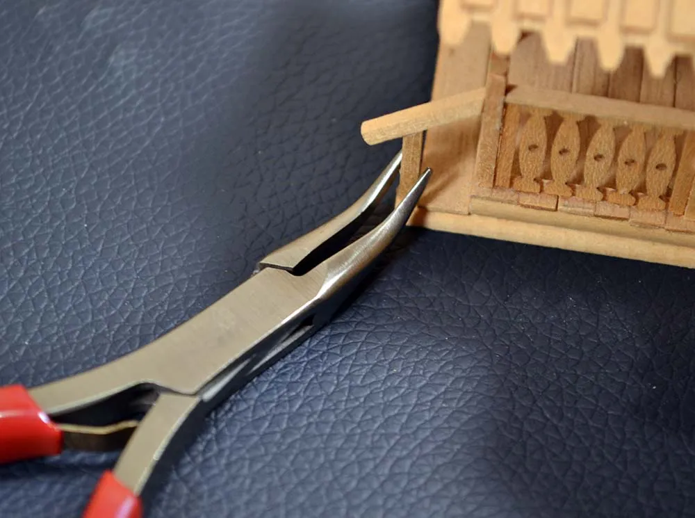 Изогнутые узкогубцы 130 мм Изогнутые узкогубцы 130 мм