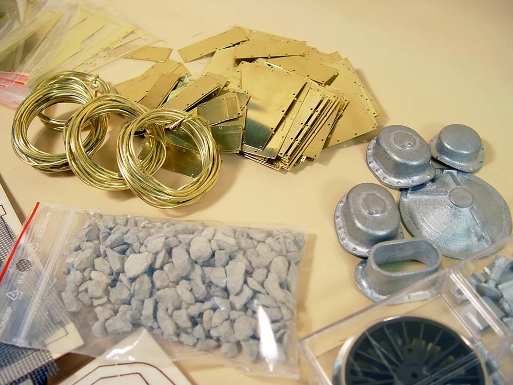 Модель паровоза PACIFIC 231 + (Полный набор инструментов, клея и краски) Модель паровоза PACIFIC 231 + (Полный набор инструментов, клея и краски)