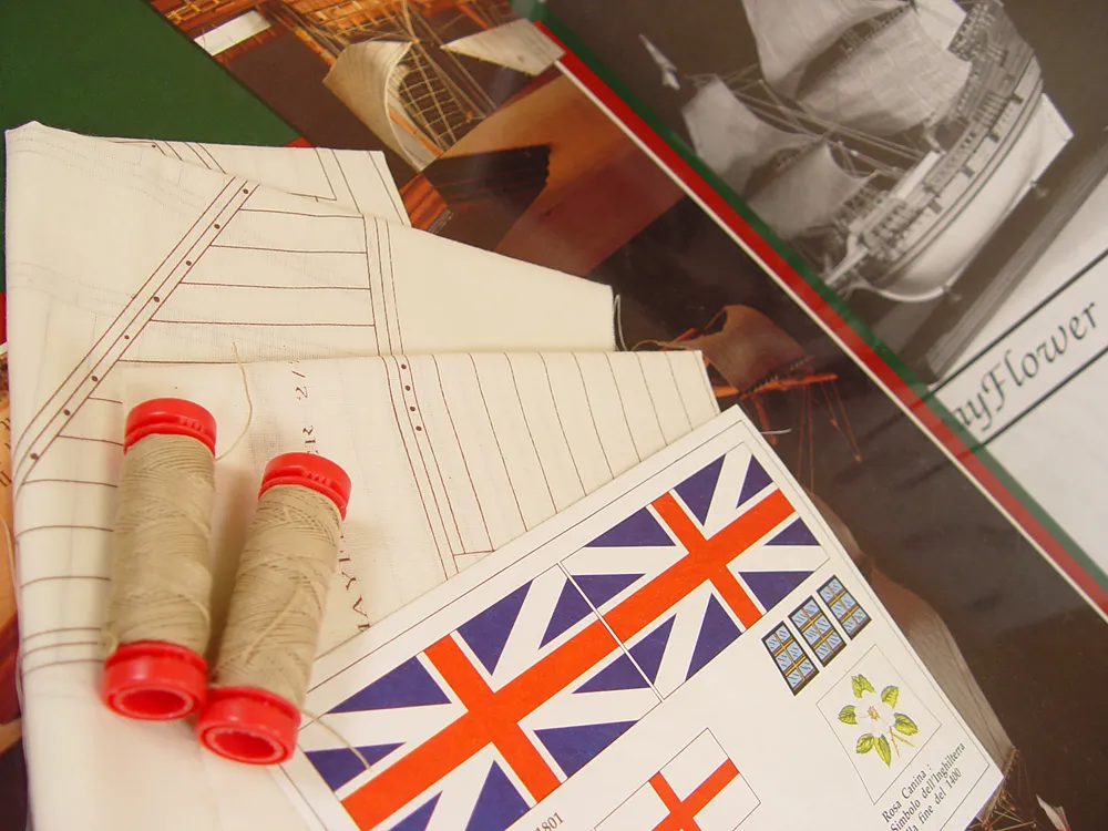 Английский галеон Mayflower + (Полный набор инструментов, клея и краски) Английский галеон Mayflower + (Полный набор инструментов, клея и краски)