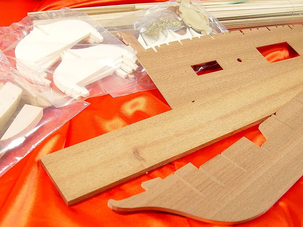 деревянная модель корабля Dolphyn