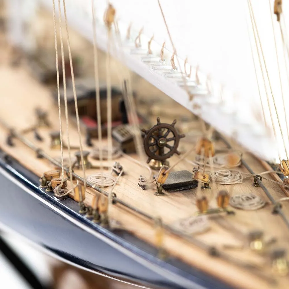 Endeavour America's cup 1934 challenger + (Полный набор инструментов, клея и краски) Endeavour America's cup 1934 challenger + (Полный набор инструментов, клея и краски)