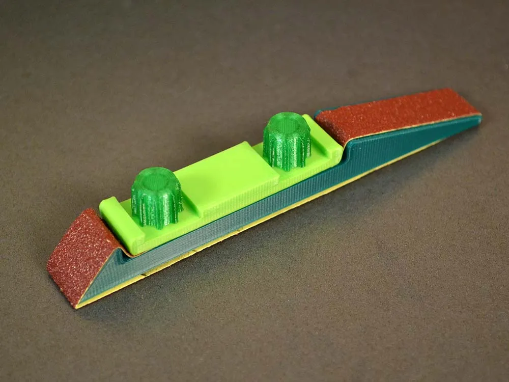 Длинный узкий шкурник 120х15 мм Длинный узкий шкурник 120х15 мм