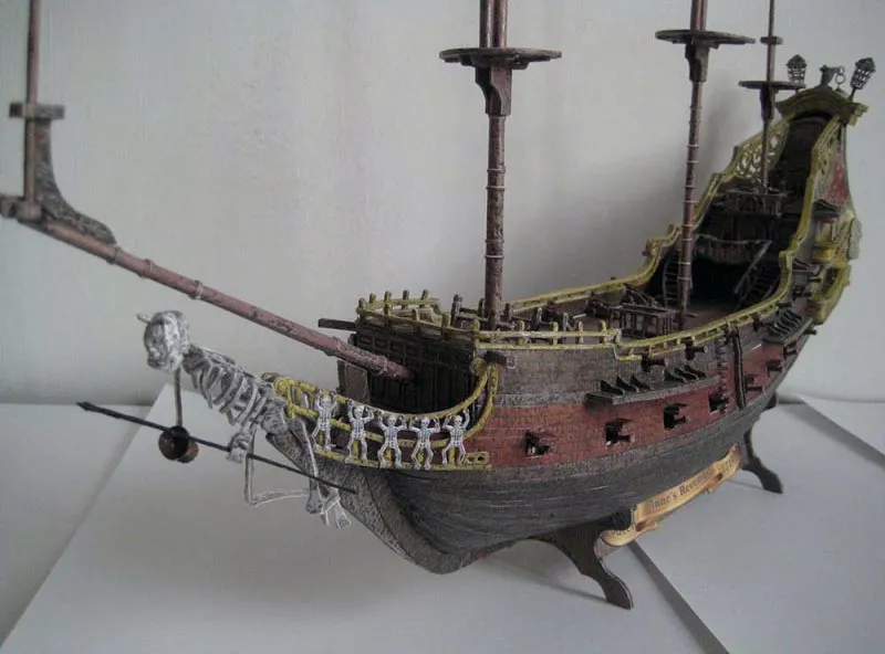 Модель из картона "Месть Королевы Анны" галеон