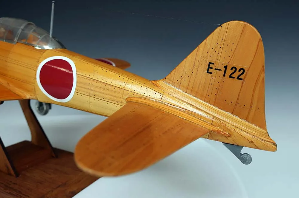 модель самолета Zero модель самолета Zero