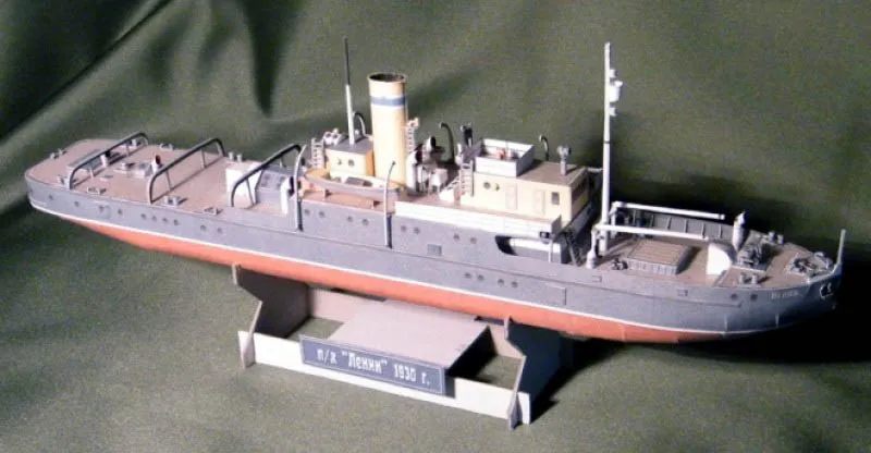 Модель из картона пароход Ленин Модель из картона пароход Ленин