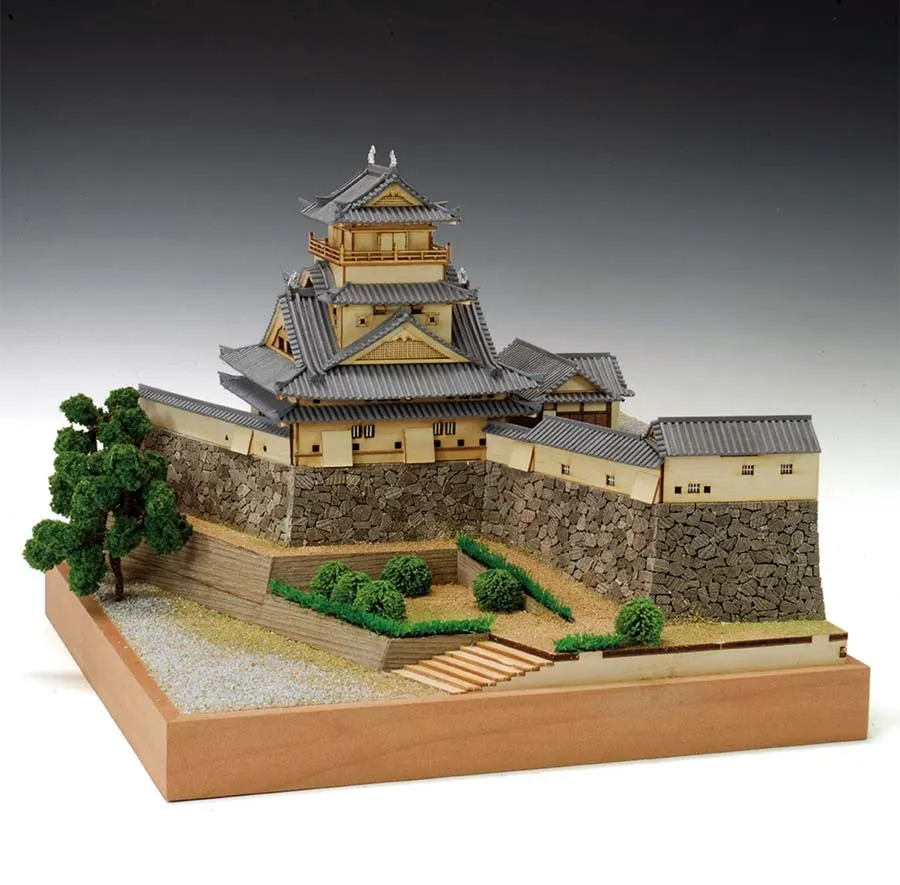 Замок Kochi-Jo + (Стартовый набор инструментов) Замок Kochi-Jo + (Стартовый набор инструментов)