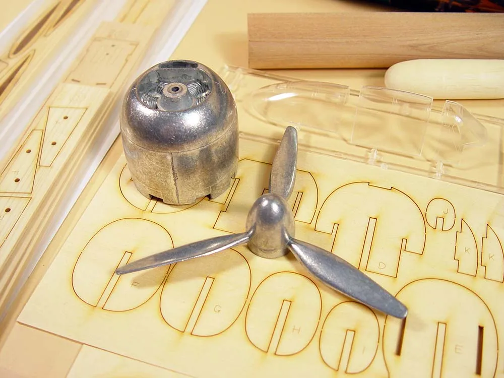 модель самолета Zero модель самолета Zero