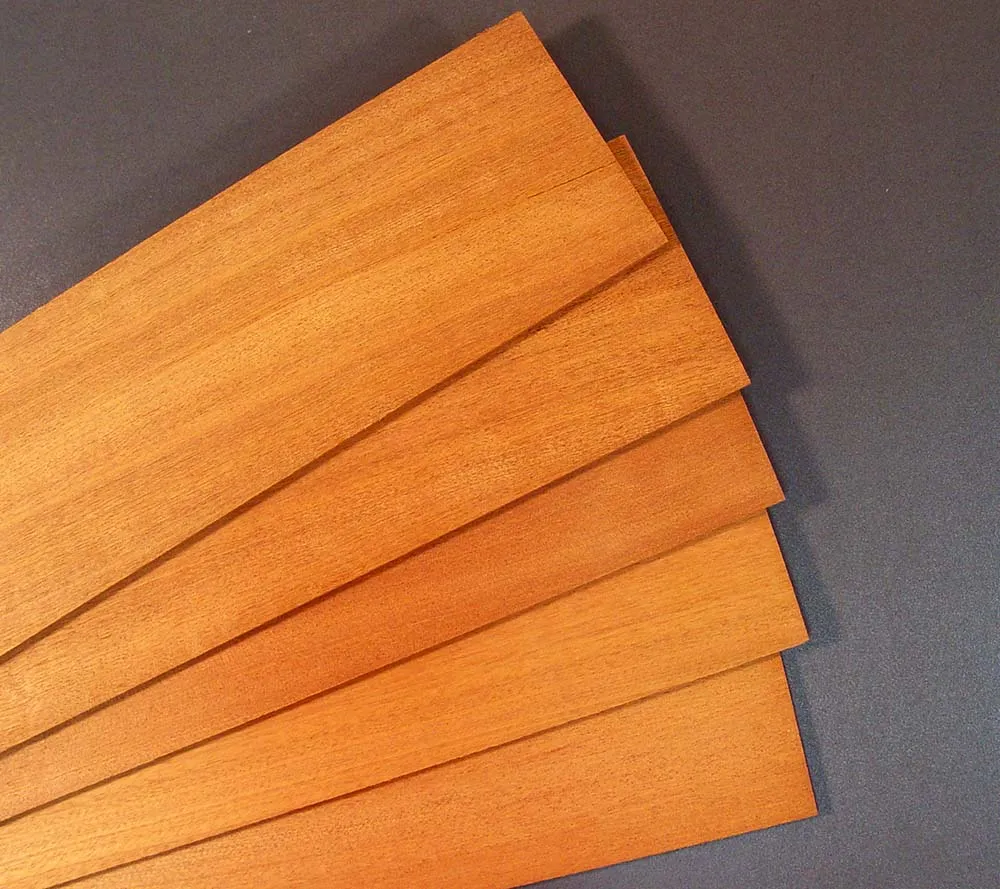 Лист 5х100 мм, красное дерево